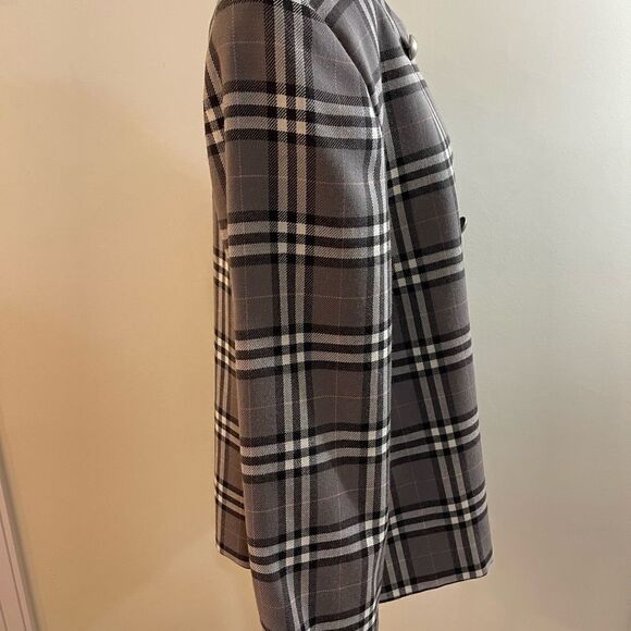 Woman’s 100% Wool Blazer | Vintage Blazer | Made In Canada | Women’s Wool Blazer - Picture 9 of 17